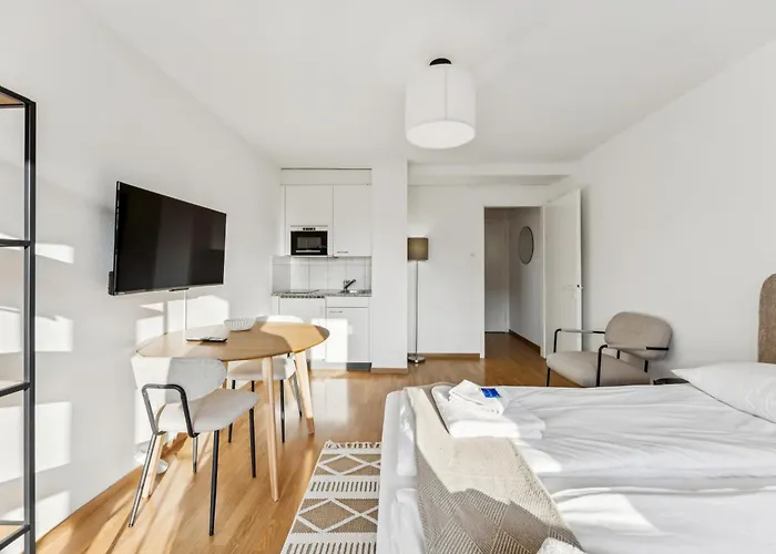 Very - Crown 41 Zurich